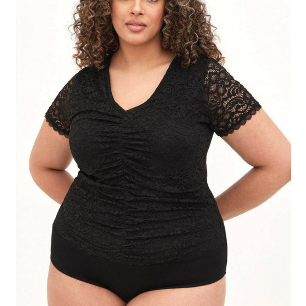 New Torrid 5 (5X 28) Sexy One Piece Stretchy Black Lace V Neck Bodysuit